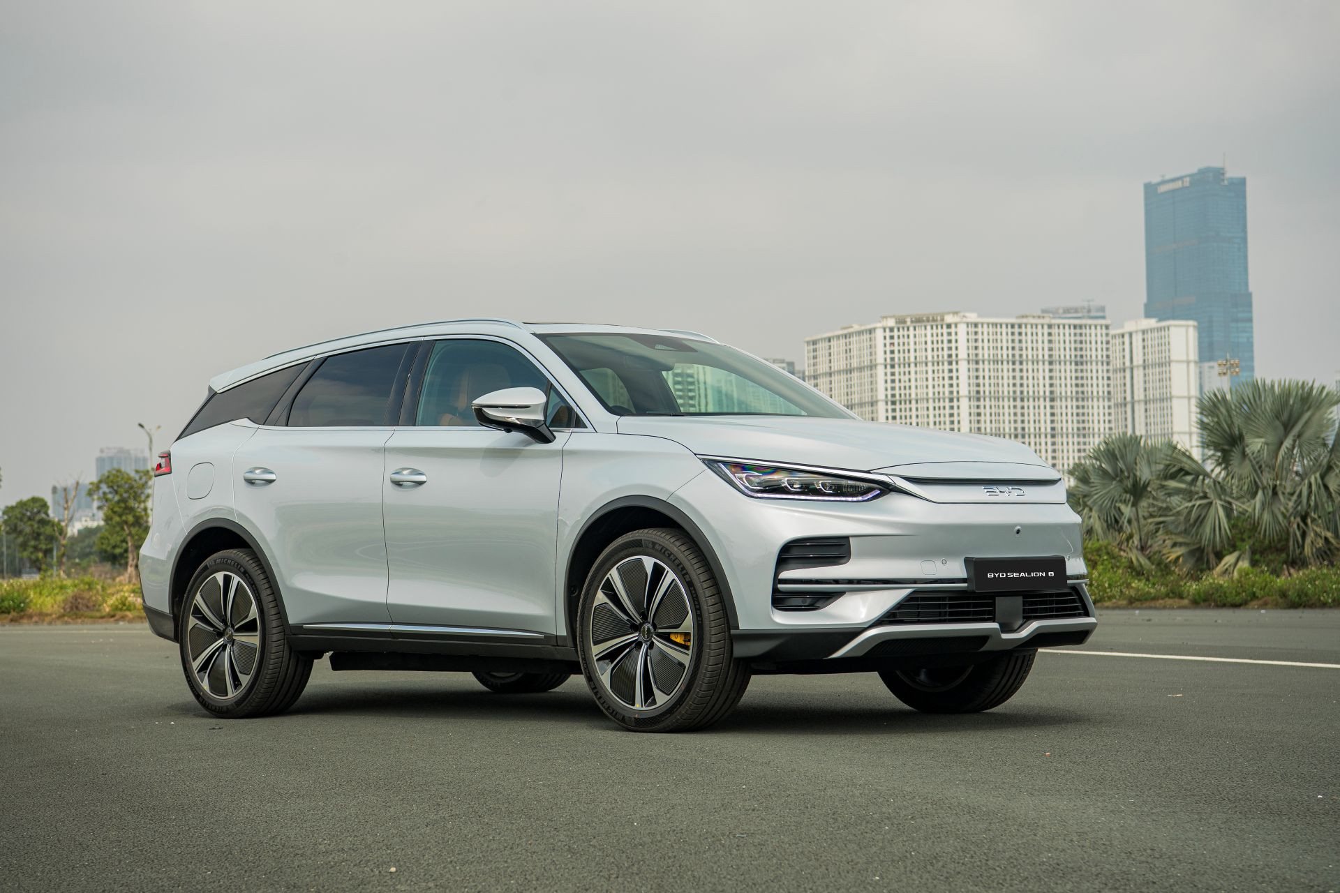 BYD Sealion 8_ngoại thất_2.jpg