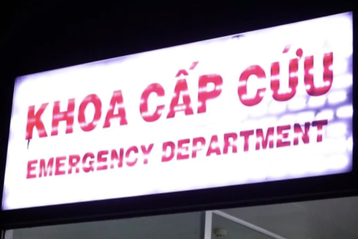 Cả gia đình ở TPHCM nhập viện sau bữa cơm cá biển