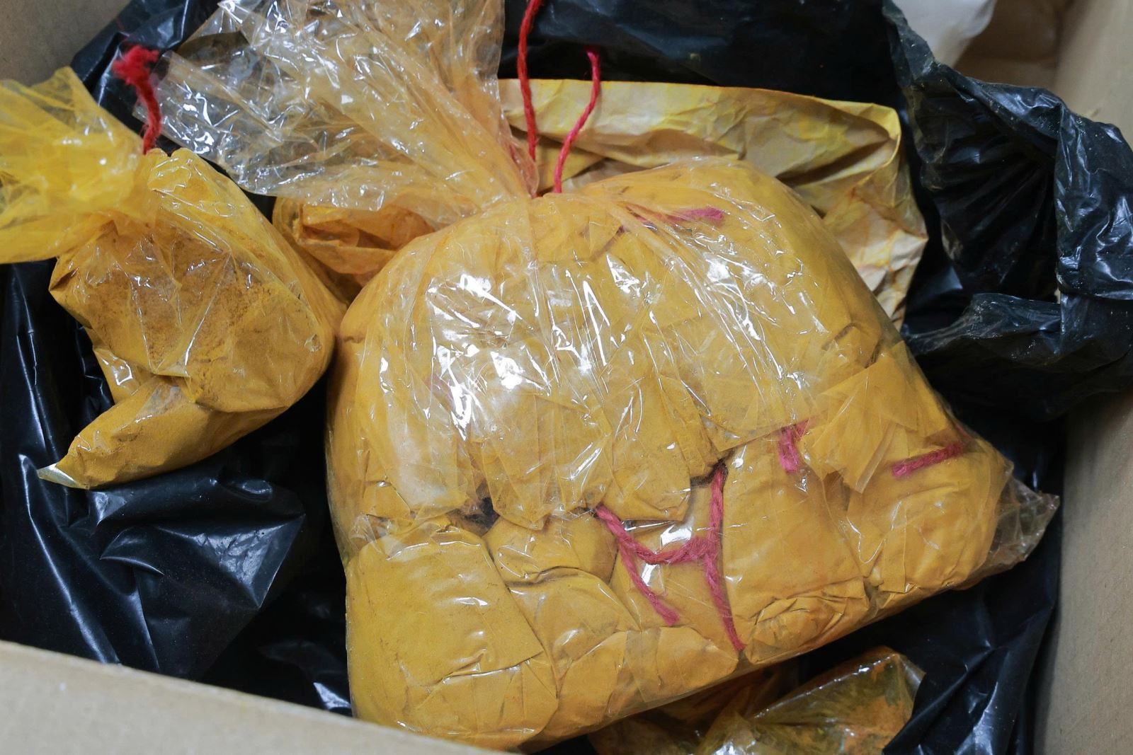 Chất Vàng O bị thu giữ.jpg