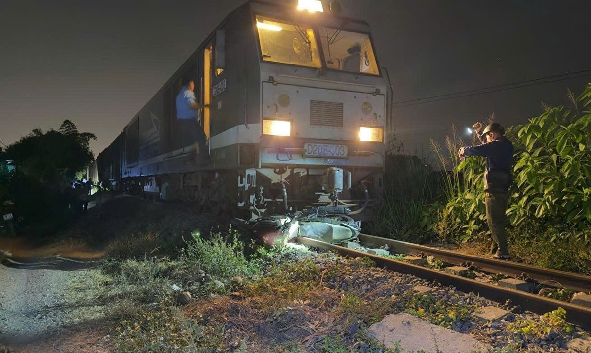 Chạy xe máy băng qua đường sắt, nam thanh niên bị tàu hỏa tông tử vong ở lâm đồng.jpg