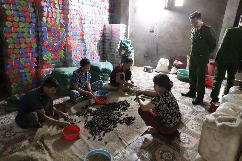 Công an Hà Tĩnh triệt phá đường dây làm thuốc tăng cân từ bột ngô, bột nếp