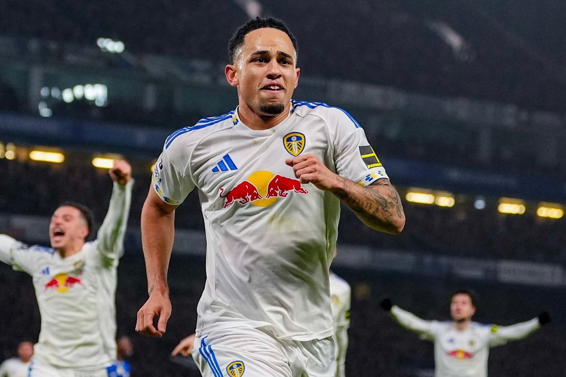 Hàng thủ mơ ngủ, Chelsea đánh rơi chiến thắng