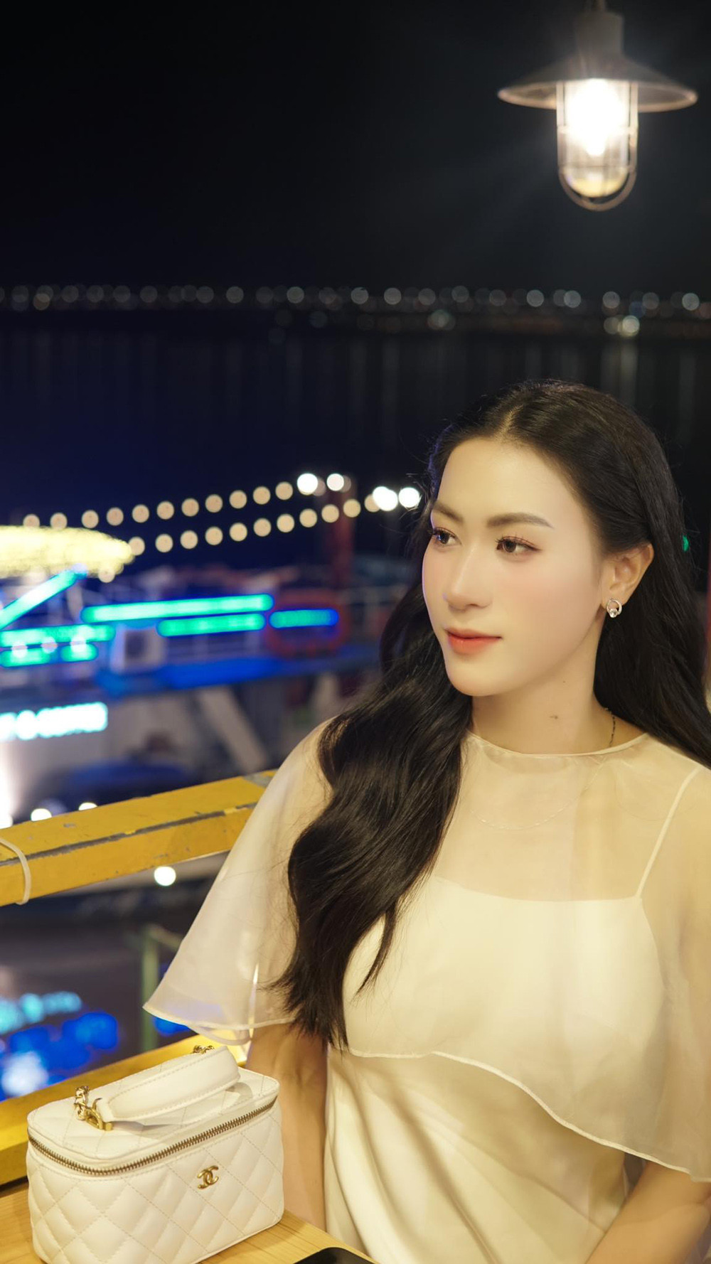 Hoa khôi bóng chuyền Kiều Trinh đón sinh nhật bên người thương kieu trinh 10.jpg