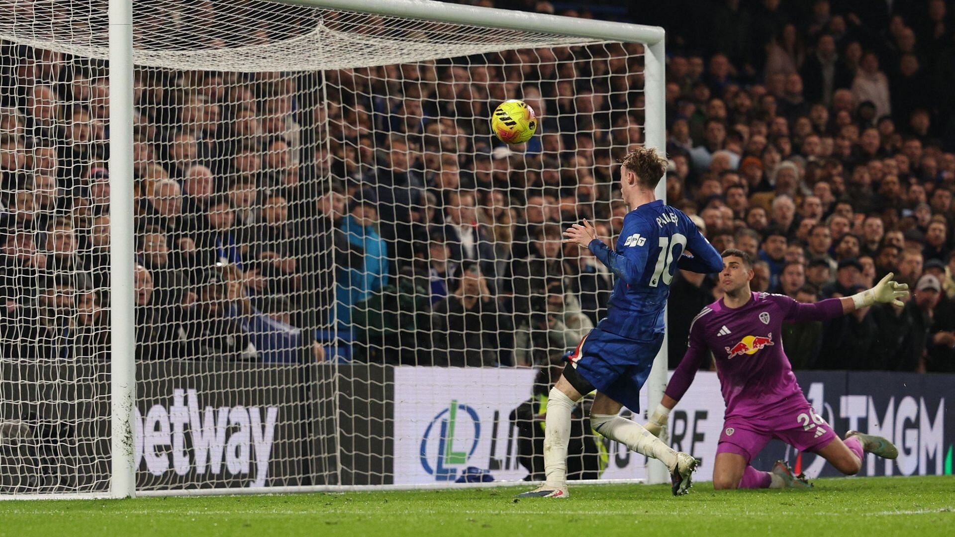 resources_premierleague_pulselive_com 2026 02 10T212413Z_706054272_UP1EM2A1NGBZF_RTRMADP_3_SOCCER ENGLAND WHU MUN (1).jpg