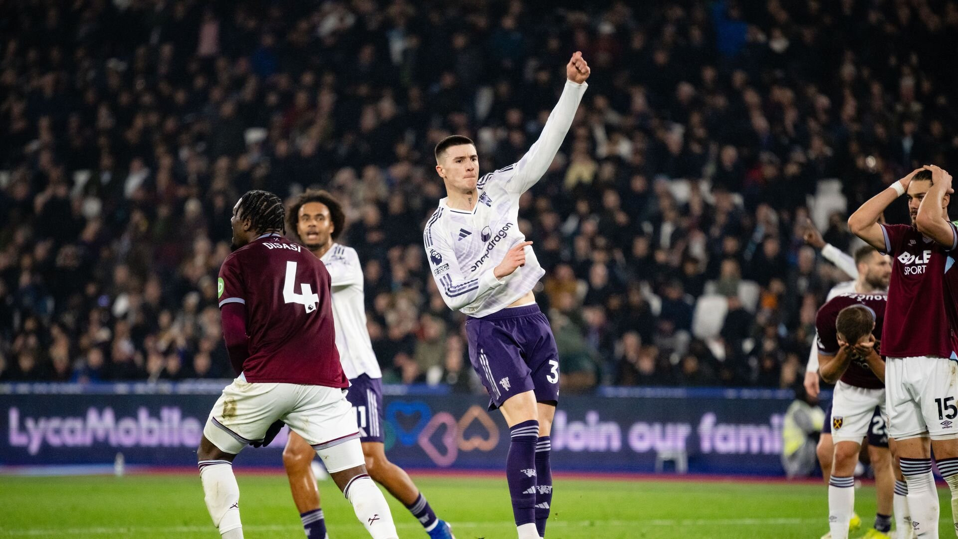 resources_premierleague_pulselive_com 2260429111 (1).jpg