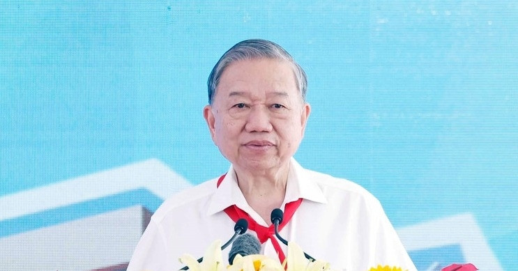 Tổng Bí thư: Bồi đắp nguồn nhân lực tại chỗ, từng bước nâng cao dân trí