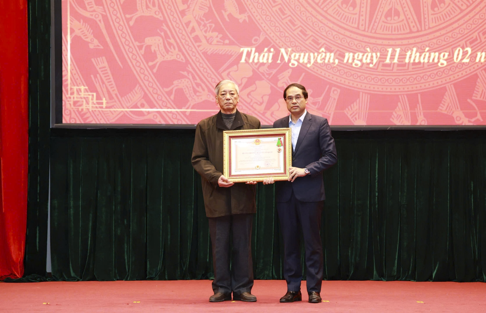 Truy tặng Huân chương Bảo vệ Tổ quốc hạng ba cho Trung tá Lao Hoàng Hải