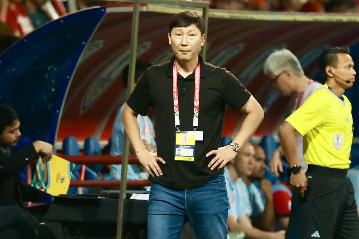 Tuyển Việt Nam: Lo cho ông Kim Sang Sik khi V-League chưa 'mát ga'