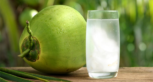 Uống nước dừa thường xuyên có ảnh hưởng gì đến huyết áp?