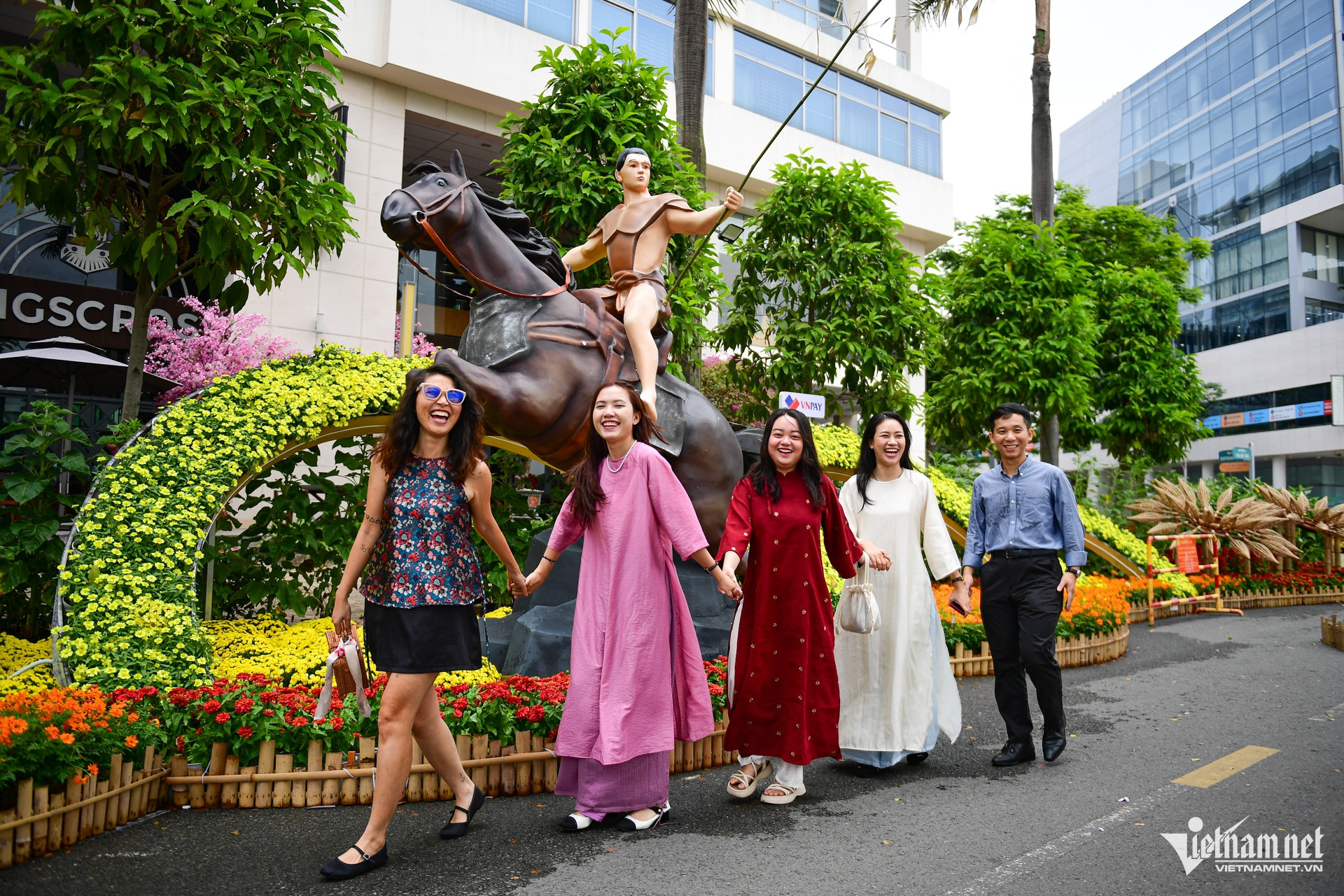 W-hoa tết Phú Mỹ Hưng 4.jpg