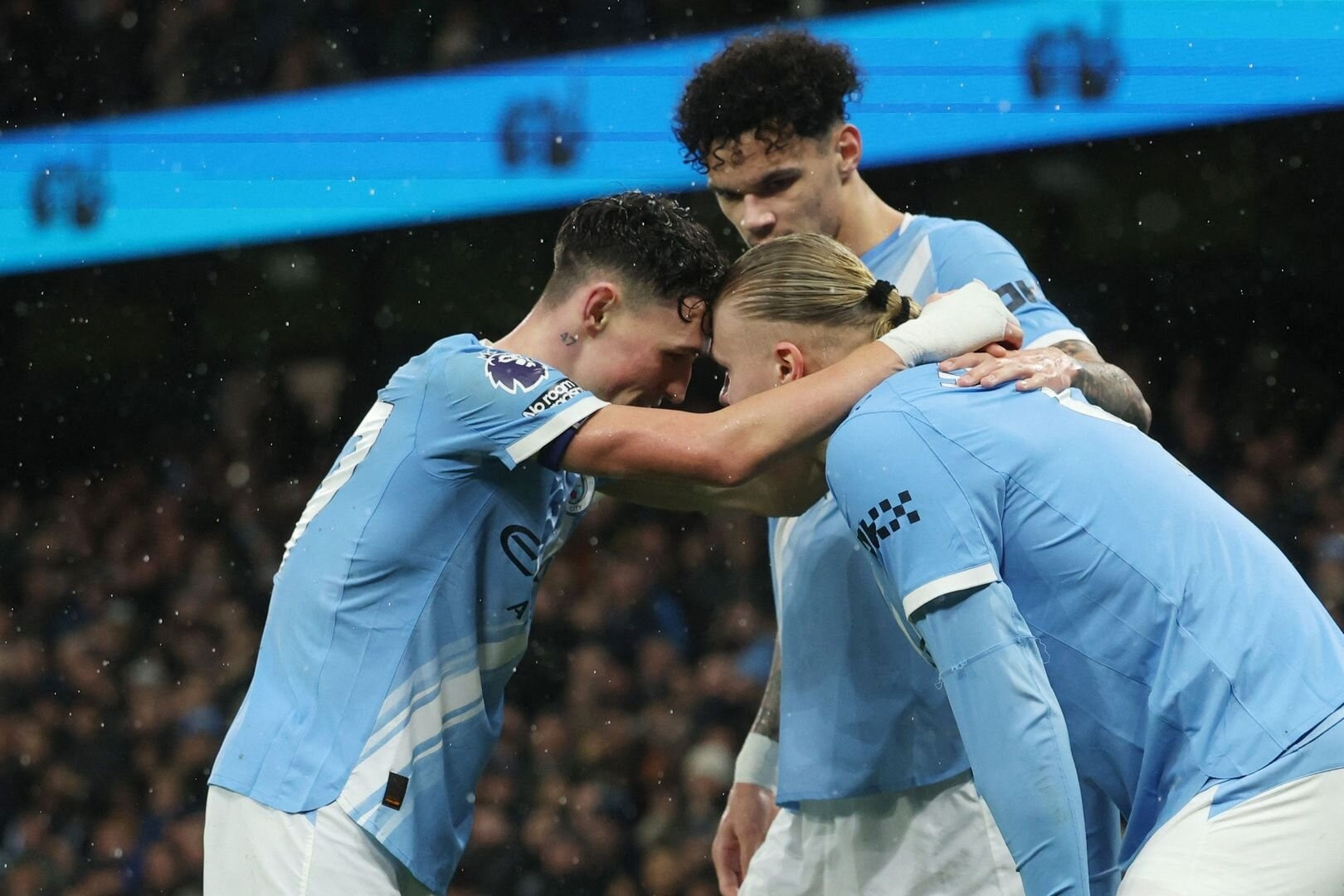 Kết quả bóng đá hôm nay 12/2: Man City, Liverpool rủ nhau thắng trận