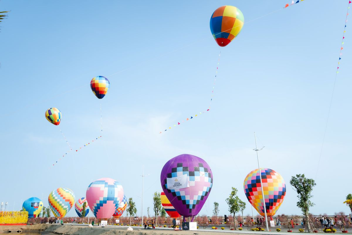 ‘Playlist’ trải nghiệm hẹn hò Valentine độc đáo tại Green Paradise Tet Fest