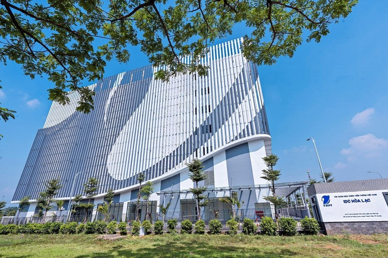 Áp mức giá điện mới: EVN thu lợi 1000 tỷ đồng, nhưng ảnh hưởng đến chuyển đổi số quốc gia