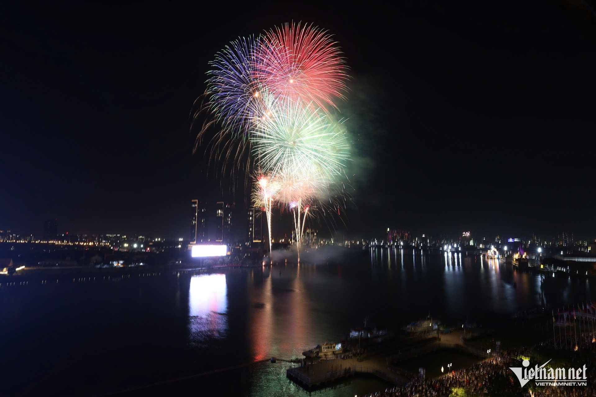 Địa điểm xem bắn pháo hoa ở TPHCM đêm giao thừa Tết 2026