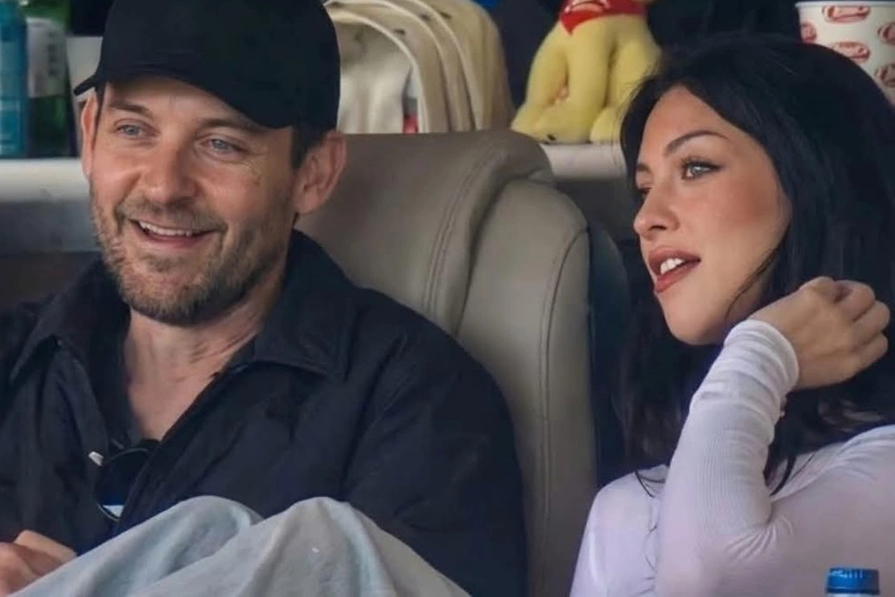 Diễn viên 'Người Nhện' tình tứ bên bạn gái tin đồn kém 31 tuổi