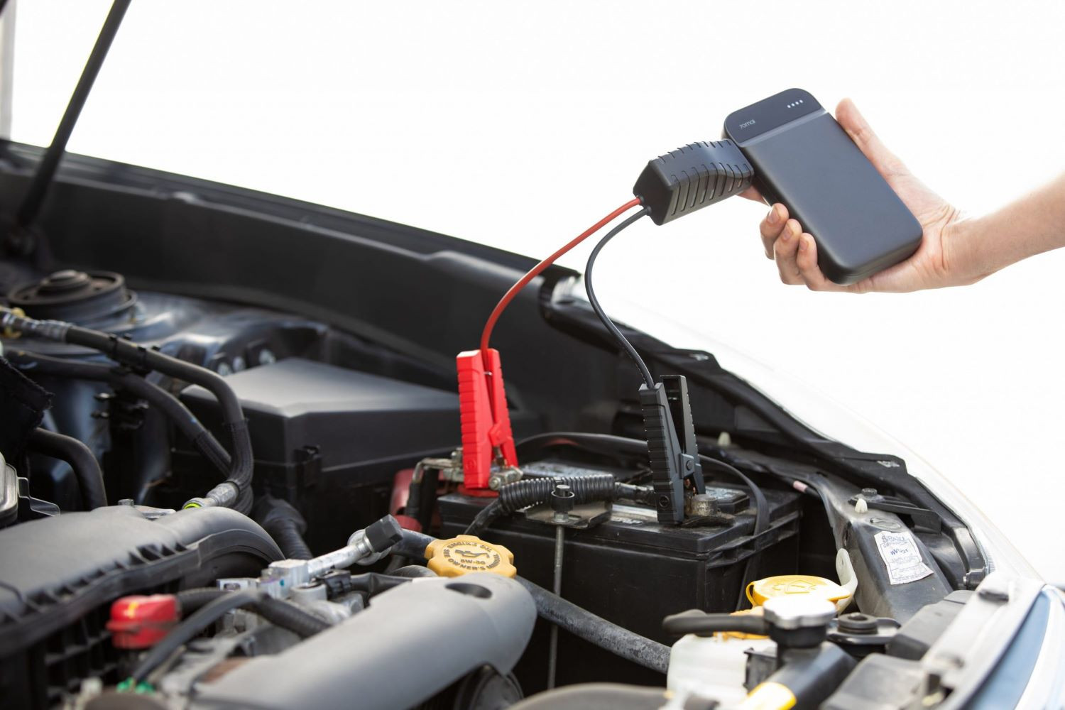 kich binh ac quy cam tay.jpg