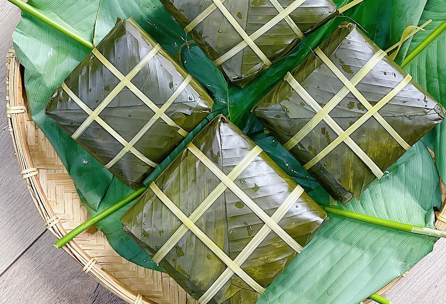 Những món quà Tết nặng ân tình với người thầy dạy Toán