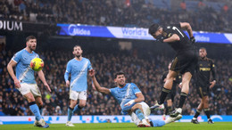 resources_premierleague_pulselive_com 2026 02 11T201743Z_2113118609_UP1EM2B1KDGUJ_RTRMADP_3_SOCCER ENGLAND MCI FUL.jpg