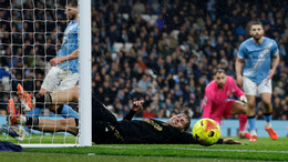 resources_premierleague_pulselive_com 2026 02 11T204613Z_1235988604_UP1EM2B1LOZZN_RTRMADP_3_SOCCER ENGLAND MCI FUL (1).jpg