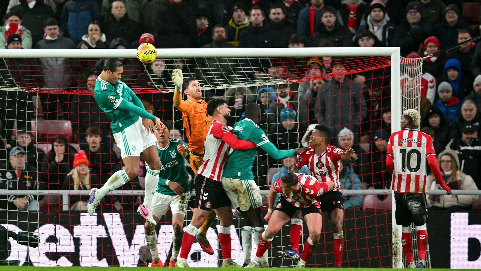 resources_premierleague_pulselive_com 2260585081 (2).jpg