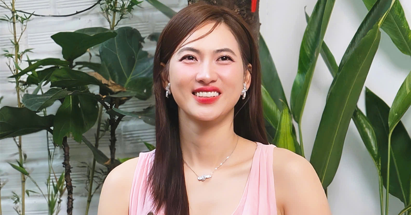 Phương Anh Đào: 'Không hài lòng để phát triển, 34 tuổi chưa chồng vẫn hạnh phúc'