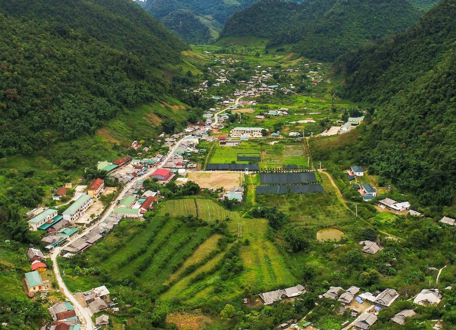 Trung tâm xã Mường Lống hôm nay.jpg