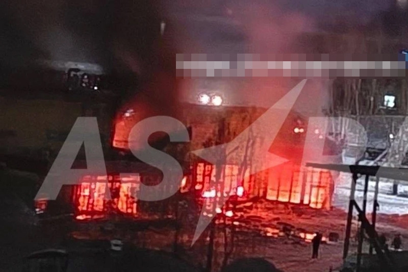 Ukraine phóng UAV tấn công nhà máy quân sự, cơ sở lọc dầu Nga