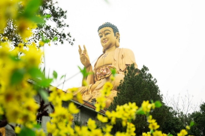 Văn khấn giao thừa ở chùa tết Bính Ngọ 2026