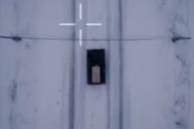 Video robot Ukraine né tránh 2 UAV cảm tử Nga để sơ tán binh lính bị thương