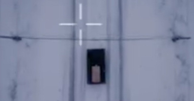 Video robot Ukraine né tránh 2 UAV cảm tử Nga để sơ tán binh lính bị thương