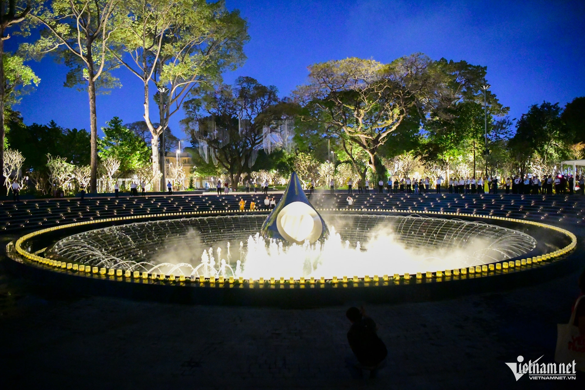 W-đường hoa Nguyễn Huệ Nguyễn Huế 20.jpg