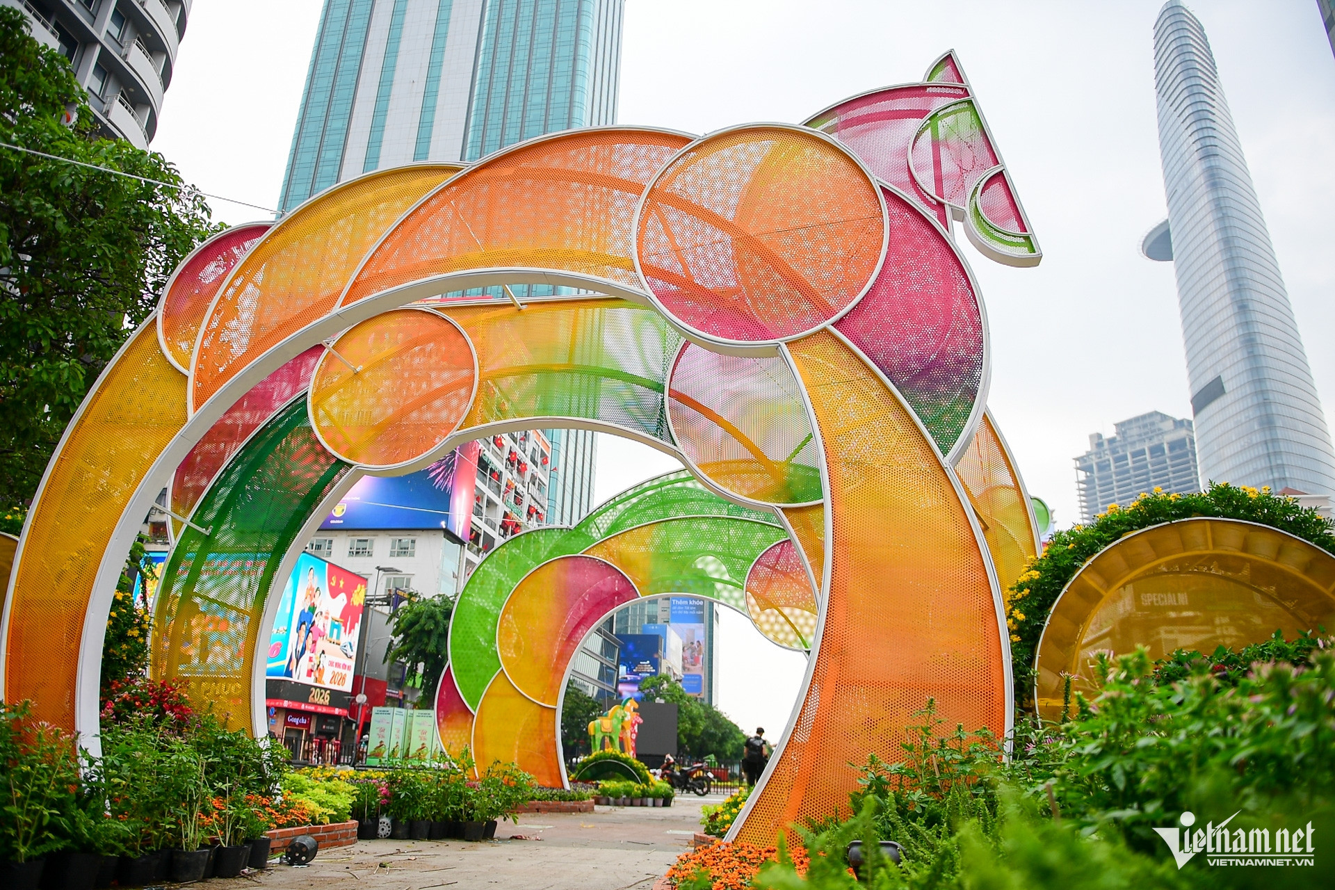 W-đường hoa Nguyễn Huệ Nguyễn Huế 8.jpg