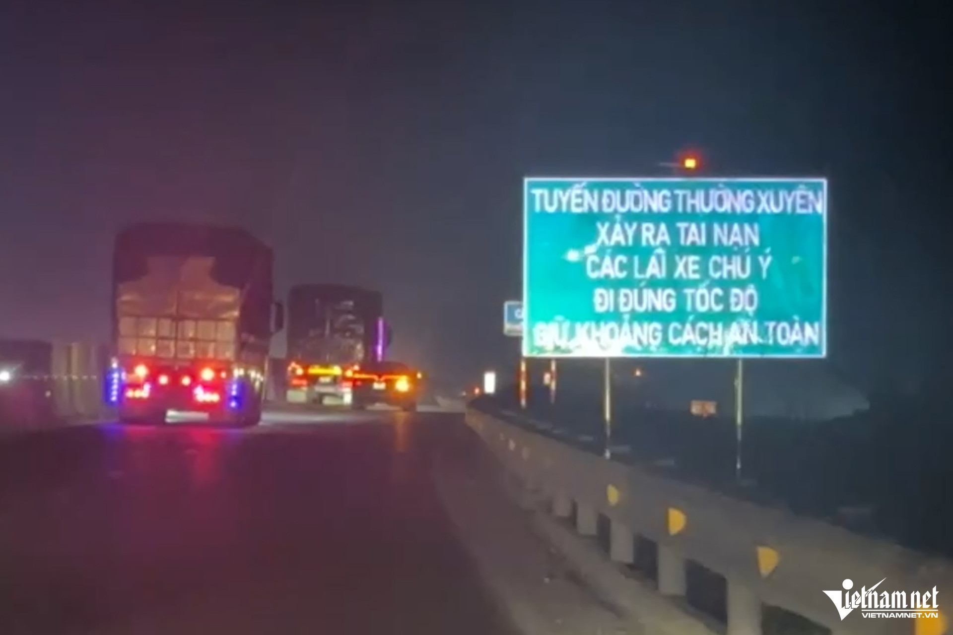 W-ngay mua xe tai.00_03_07_21.Still007.jpg