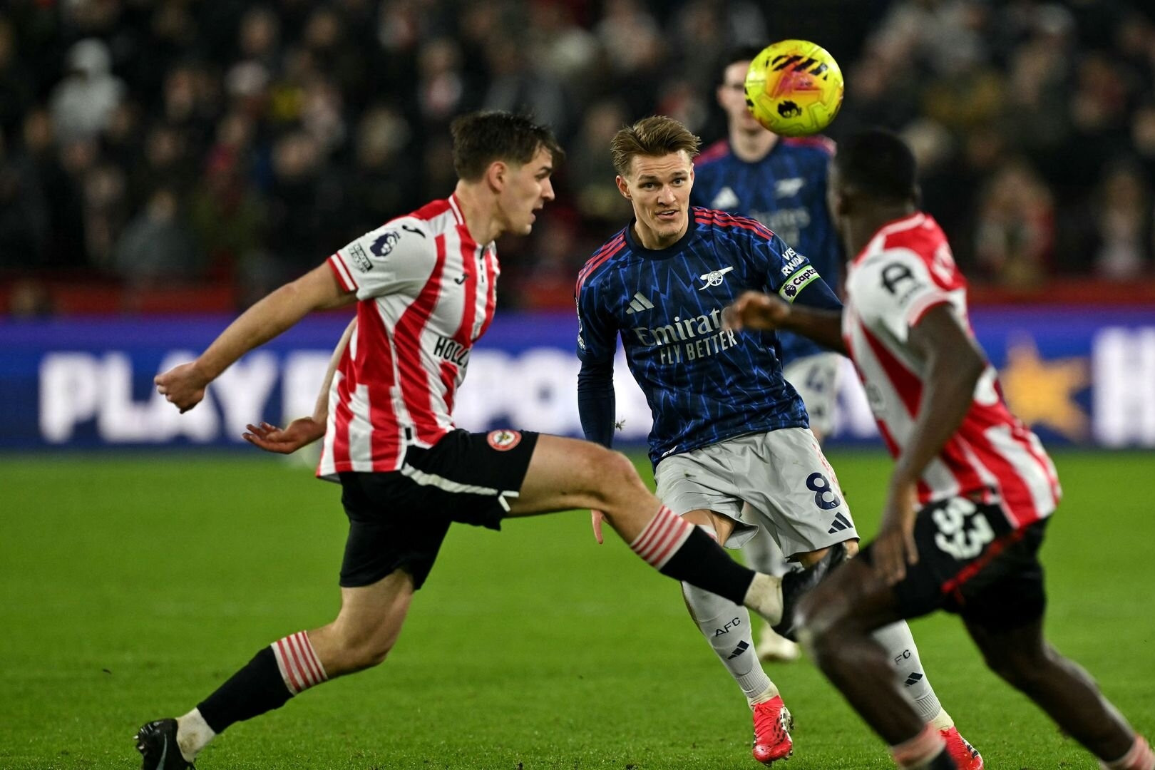 Nóng BXH Ngoại hạng Anh 2025/26 - Vòng 26 mới nhất: Nóng bỏng ngôi đầu