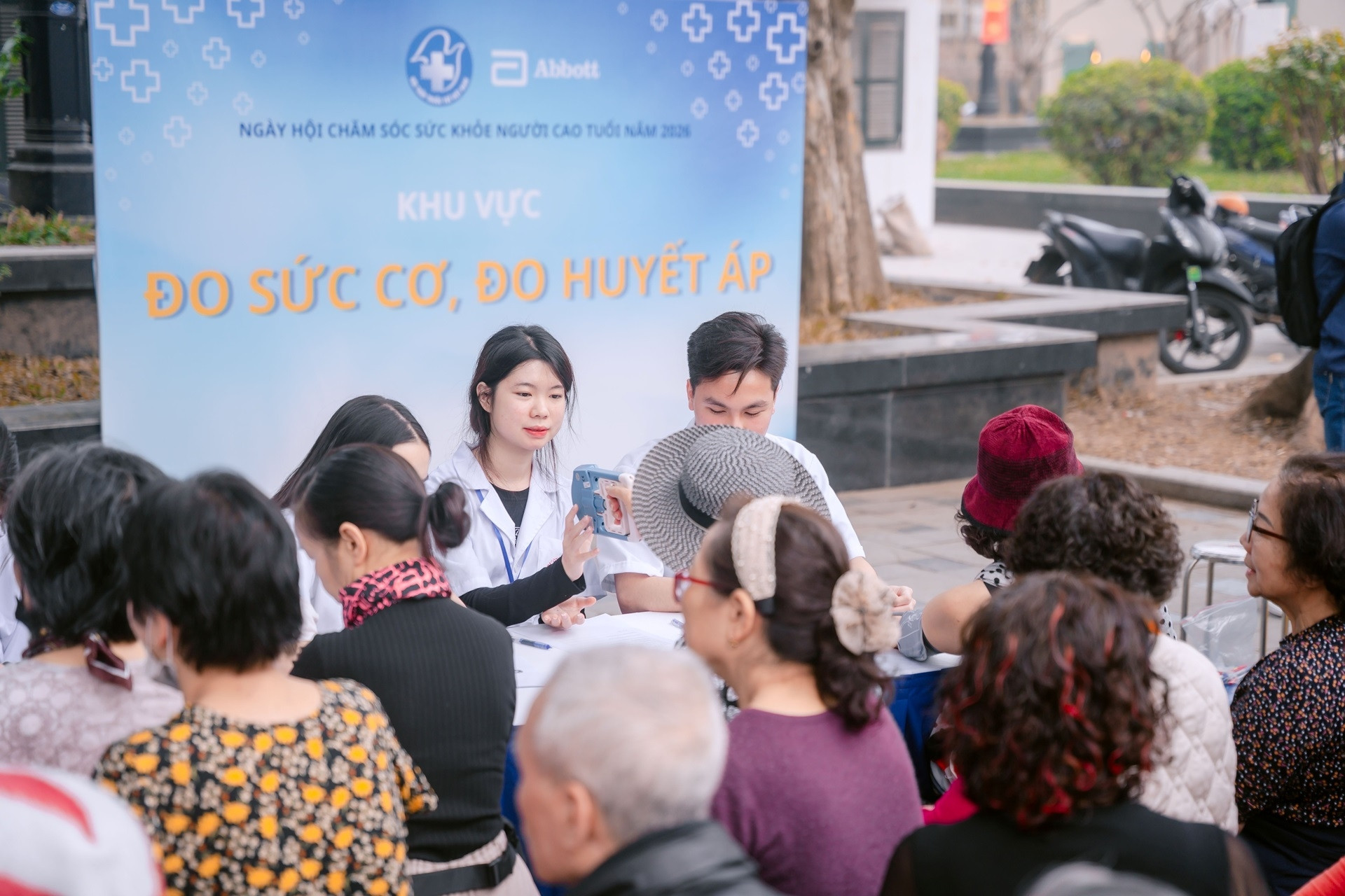 Abbott chung tay chăm sóc người cao tuổi vì một Việt Nam khỏe mạnh