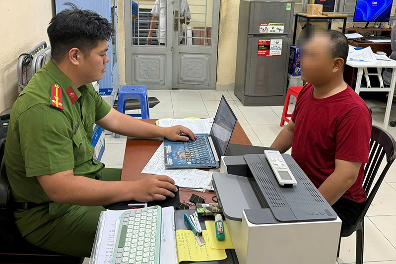 Triệu tập bảo vệ Khu đô thị Vạn Phúc vụ hăm dọa tài xế Xanh SM