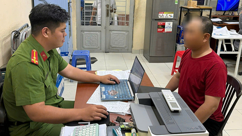 Triệu tập bảo vệ Khu đô thị Vạn Phúc vụ hăm dọa tài xế Xanh SM