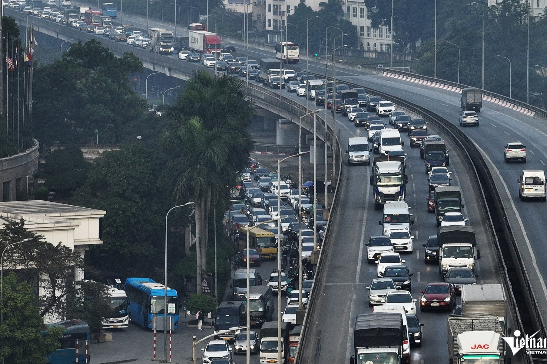 Cao điểm Tết, cửa ngõ Pháp Vân có hết cảnh ùn tắc hàng giờ?