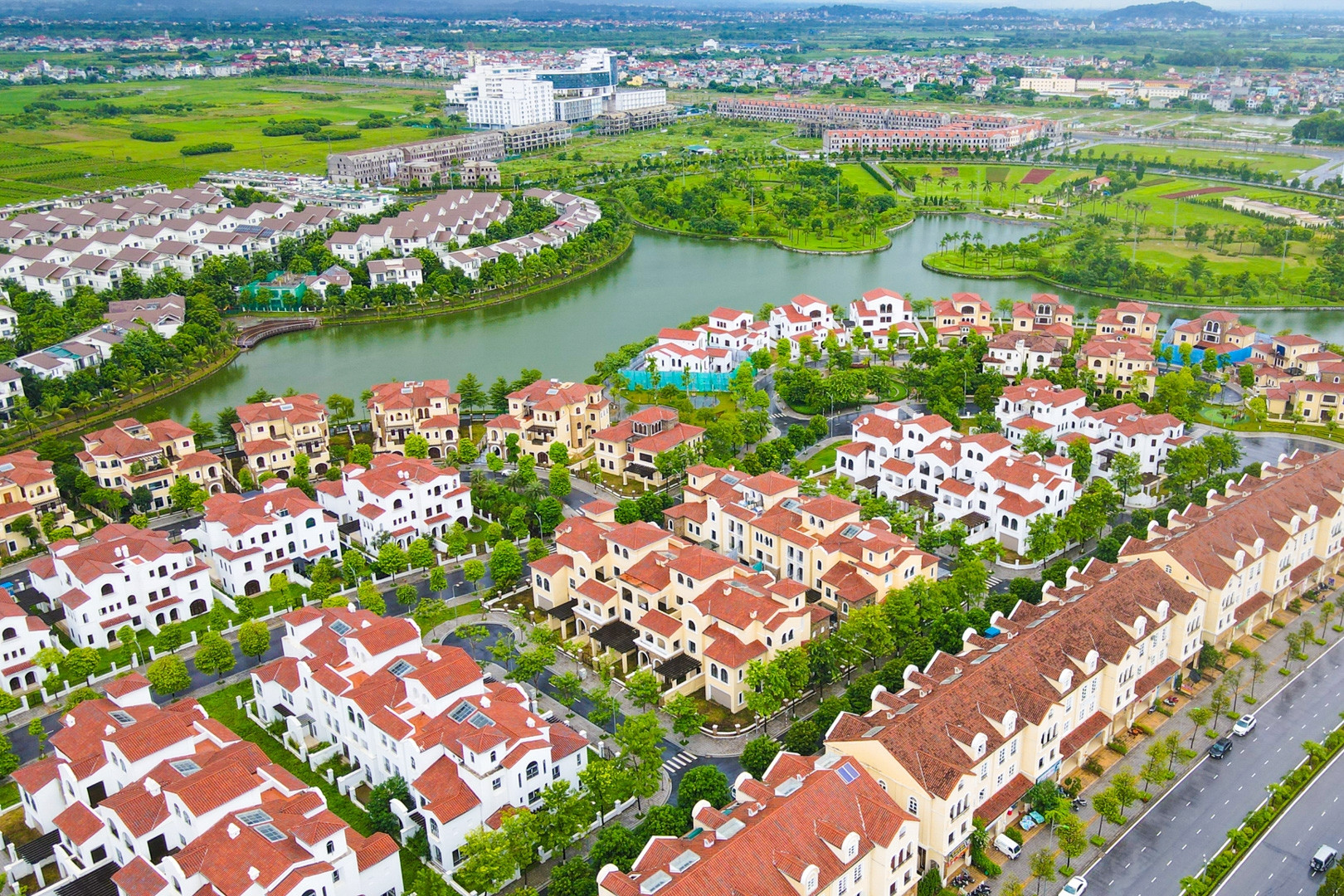 Con trai nhận tiền cọc bán nhà Hà Nội, bố mẹ suýt chịu phạt cọc hơn nửa tỷ đồng