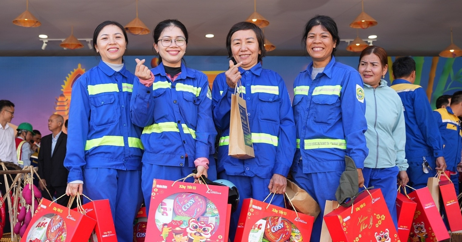 Công nhân vệ sinh môi trường Đà Nẵng được tri ân dịp Tết Nguyên đán