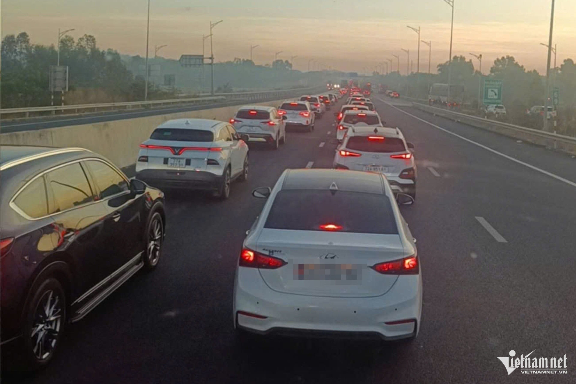 CSGT chỉ ra những lỗi tài xế thường 'quên' khi chạy trên cao tốc