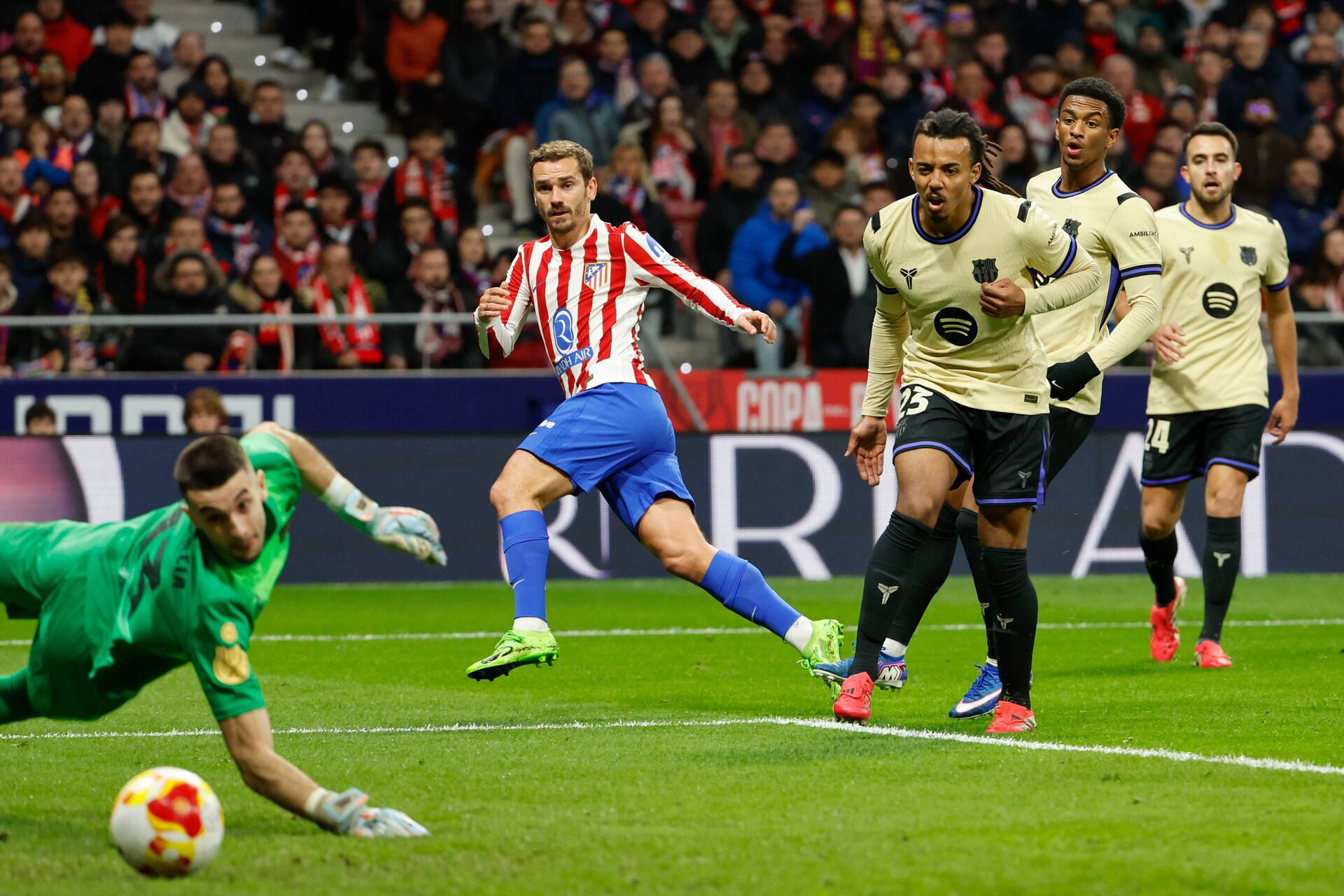 Griezmann Atletico Barca.jpg