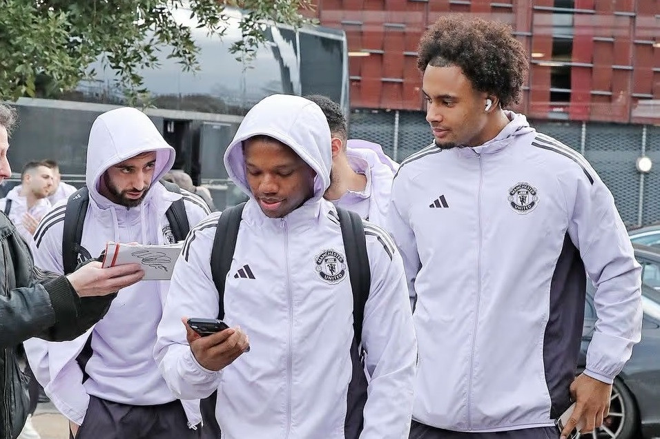 HLV Thomas Tuchel báo tin vui cho bộ 3 sao MU