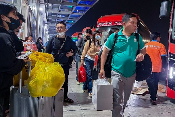 Khác hẳn mọi năm, Bến xe Miền Đông mới nhộn nhịp ngày cận Tết