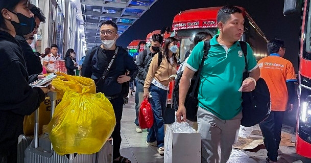Khác hẳn mọi năm, Bến xe Miền Đông mới nhộn nhịp ngày cận Tết