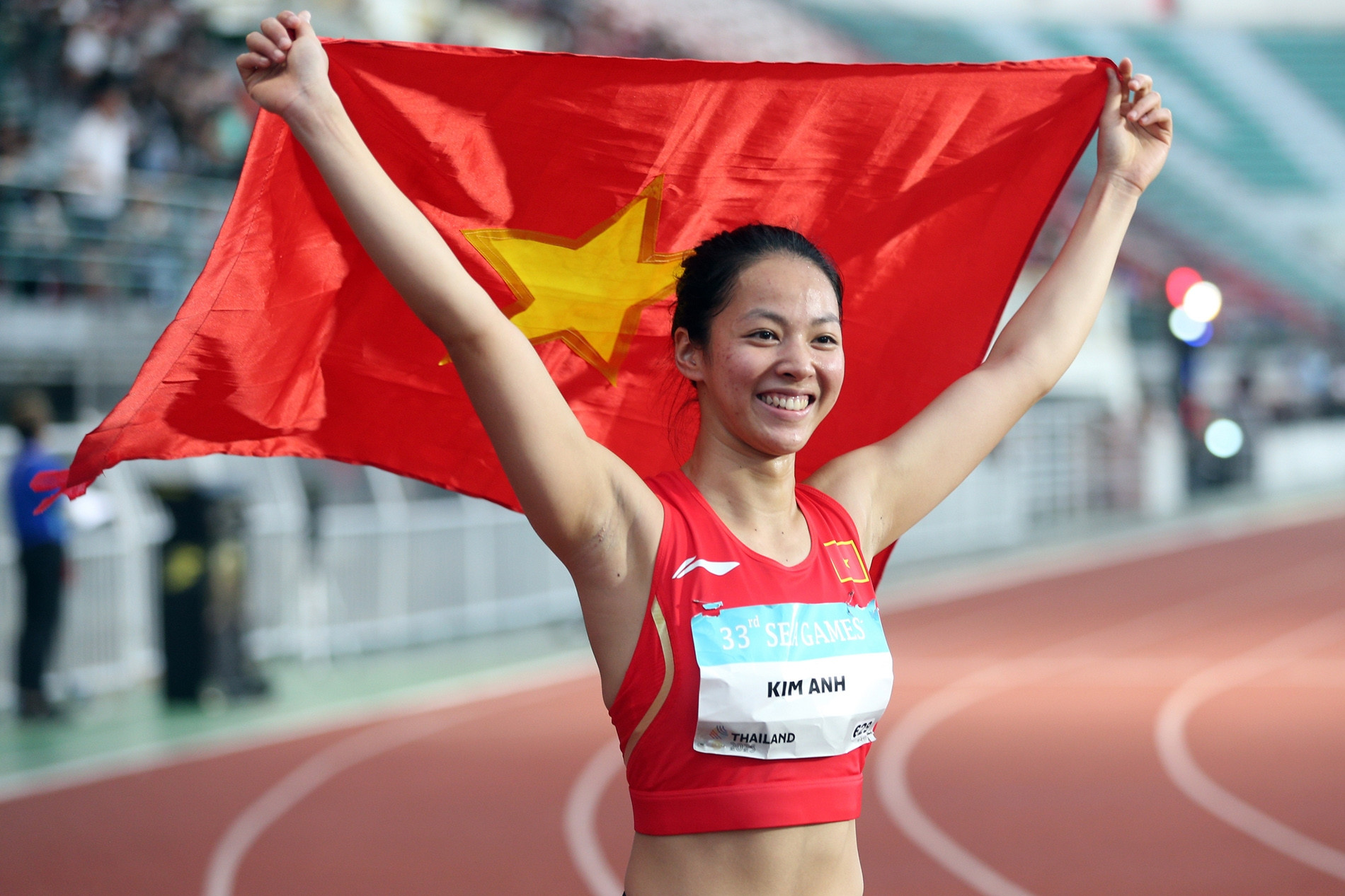 Món quà Tết đặc biệt tặng bố của nhà vô địch nhảy cao Kim Anh