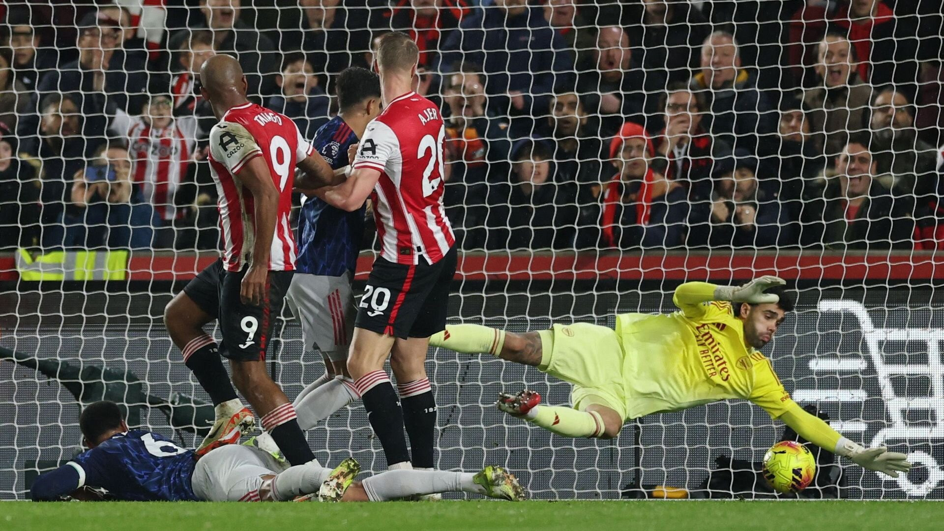 resources_premierleague_pulselive_com 2026 02 12T210857Z_1742317987_UP1EM2C1MQW68_RTRMADP_3_SOCCER ENGLAND BRE ARS.jpg