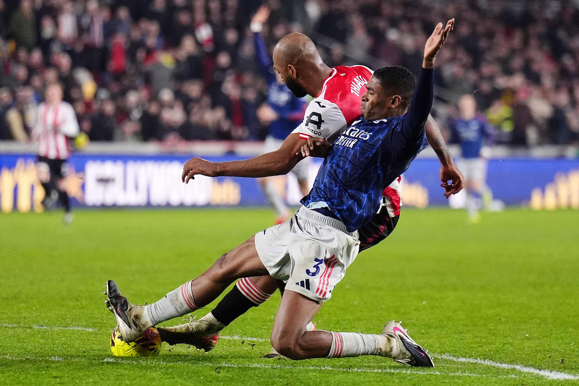 Thiago Brentford Arsenal.jpg