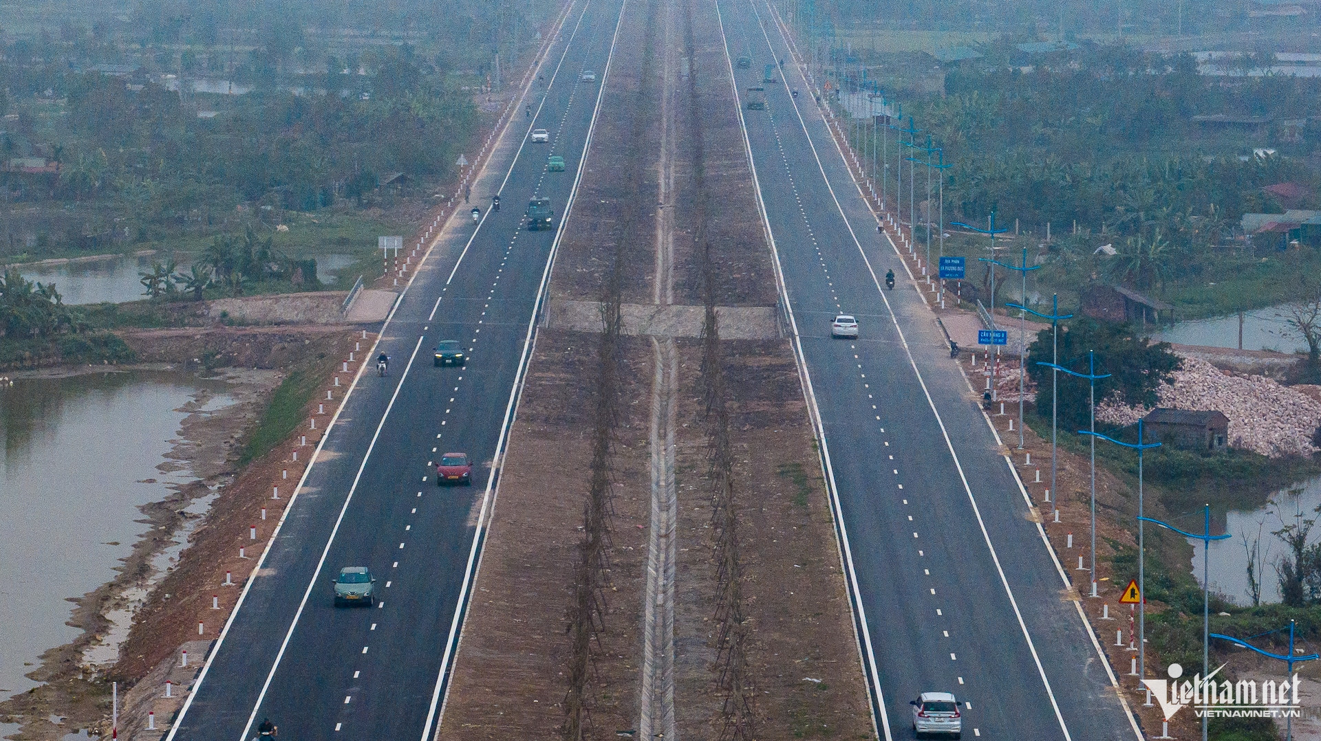 W-Đường trục phía Nam_tết (16).jpg