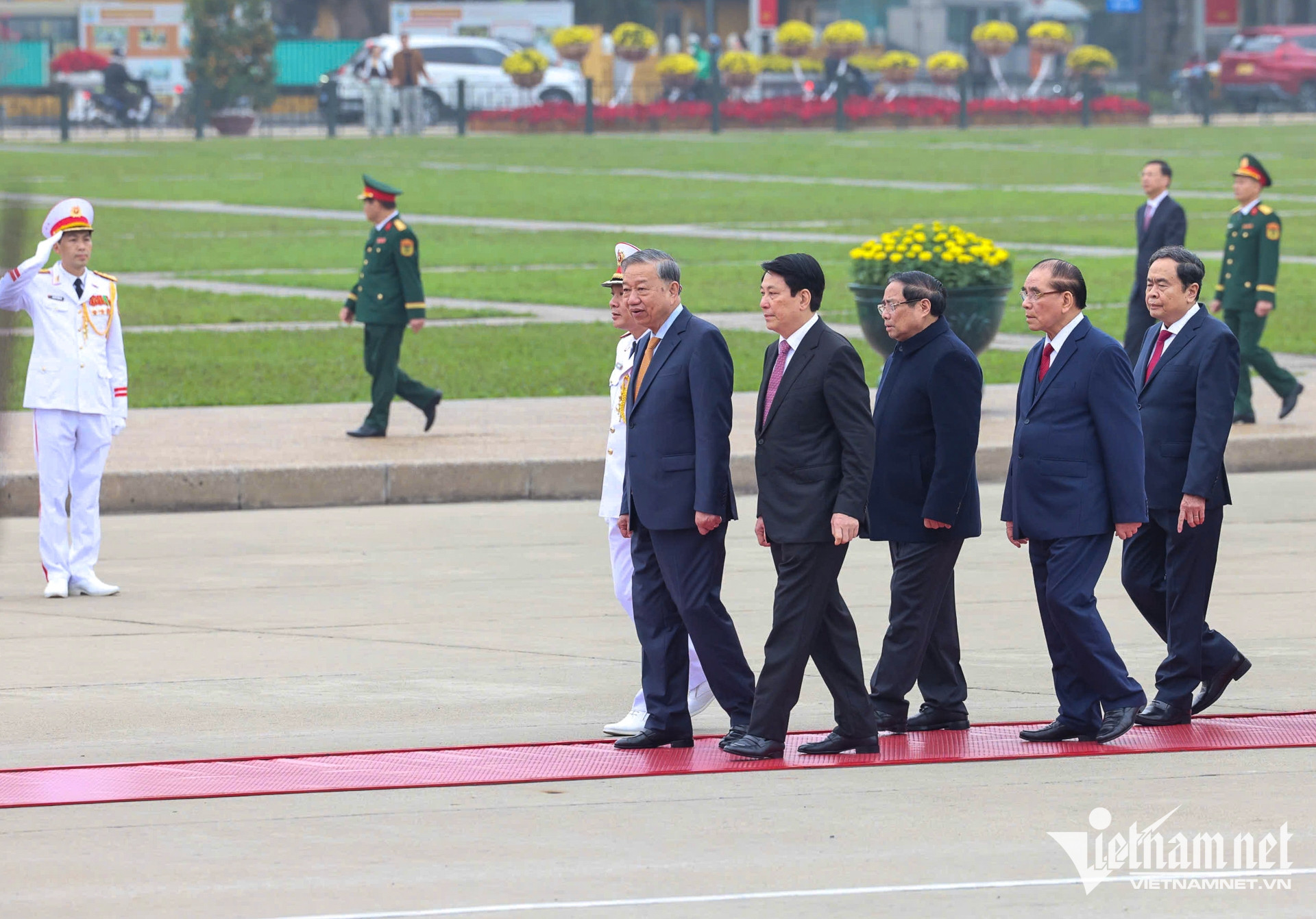 W-viếng lăng 25.jpg